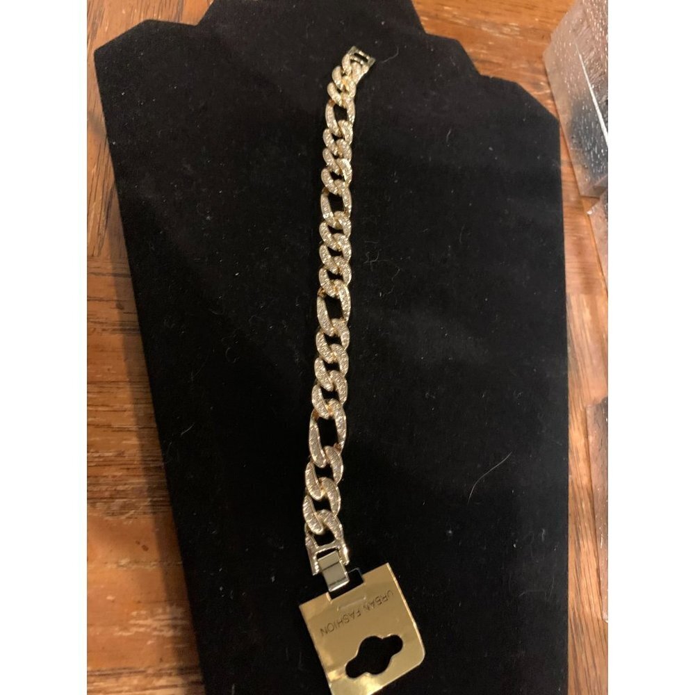 Cubum gold chain bracelet with CZ's for extra flare